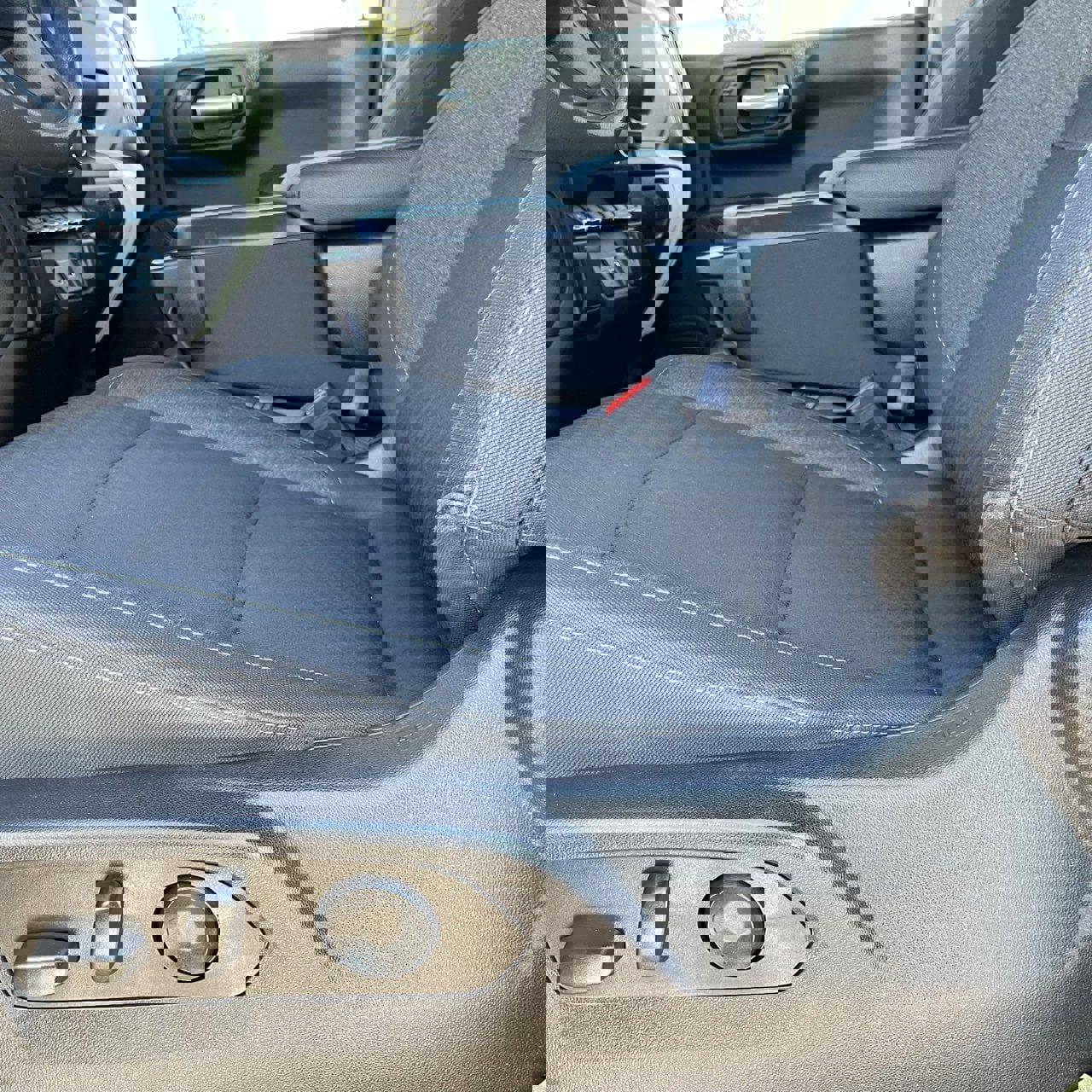 Used 2023 Chevrolet Silverado 1500 Custom image 23