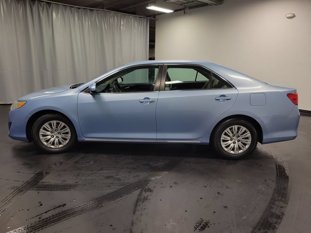 Used 2014 Toyota Camry LE FWD image 5