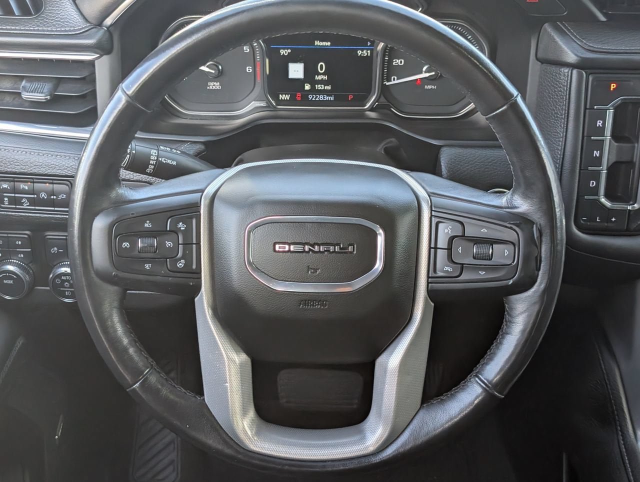 Used 2021 GMC Yukon Denali w/ Denali Premium Package AWD/4WD image 11