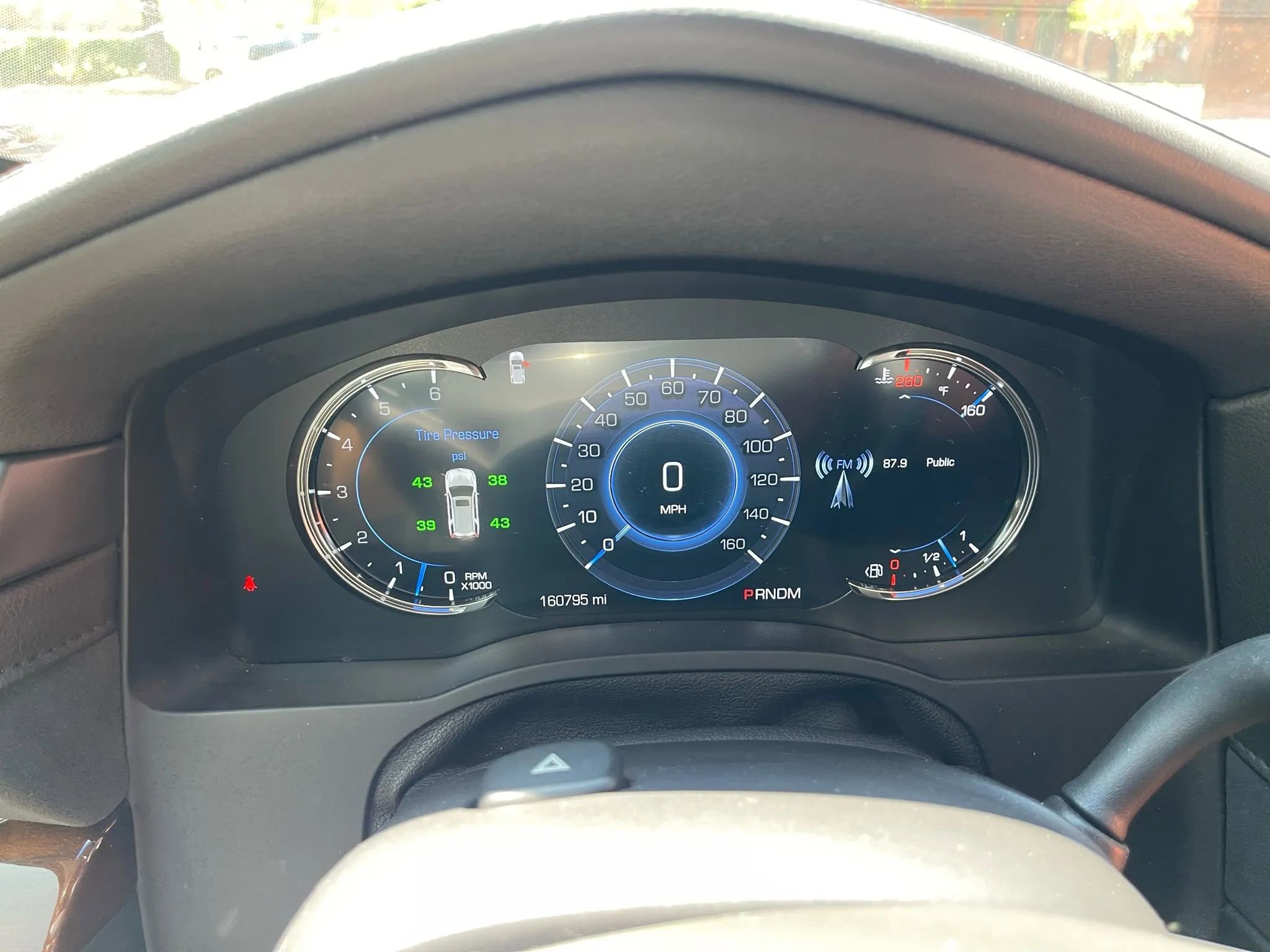 Used 2016 Cadillac Escalade Luxury image 18