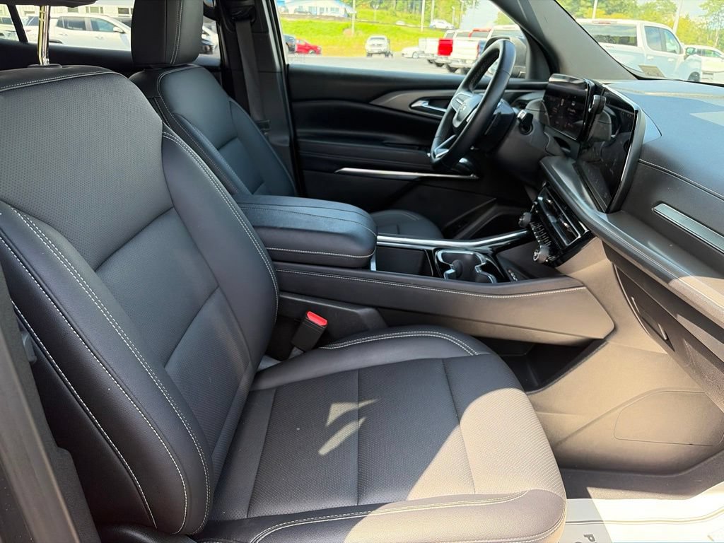 Used 2026 Chevrolet Traverse LT AWD/4WD image 39