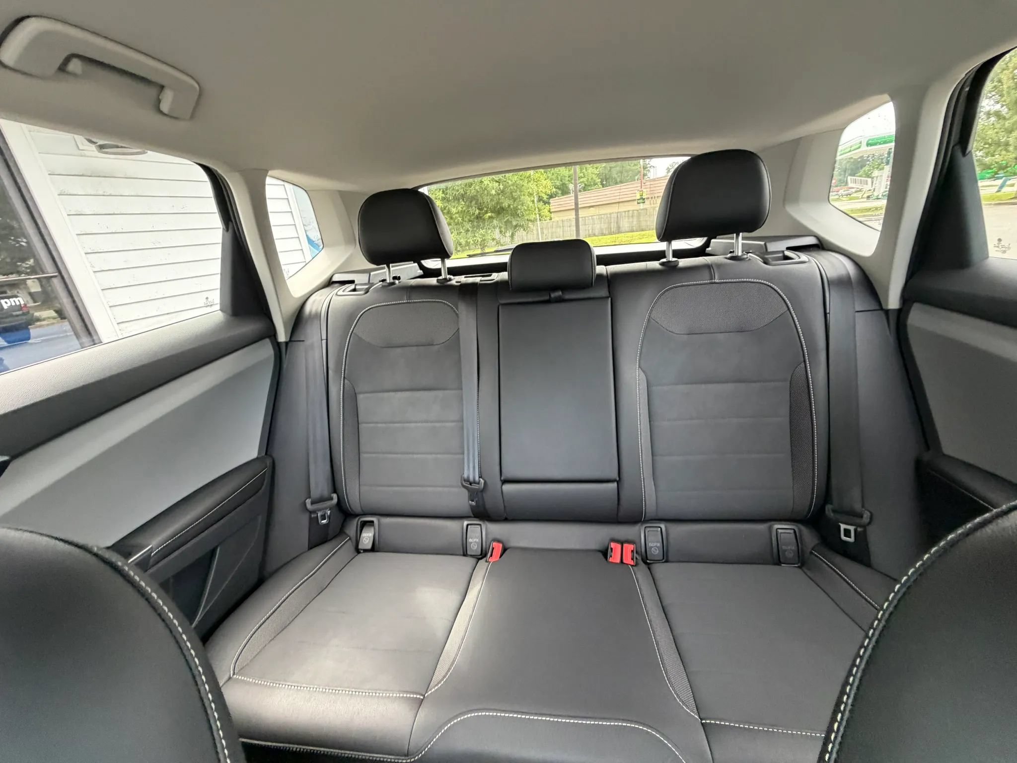 Used 2024 Volkswagen Taos SE FWD image 10