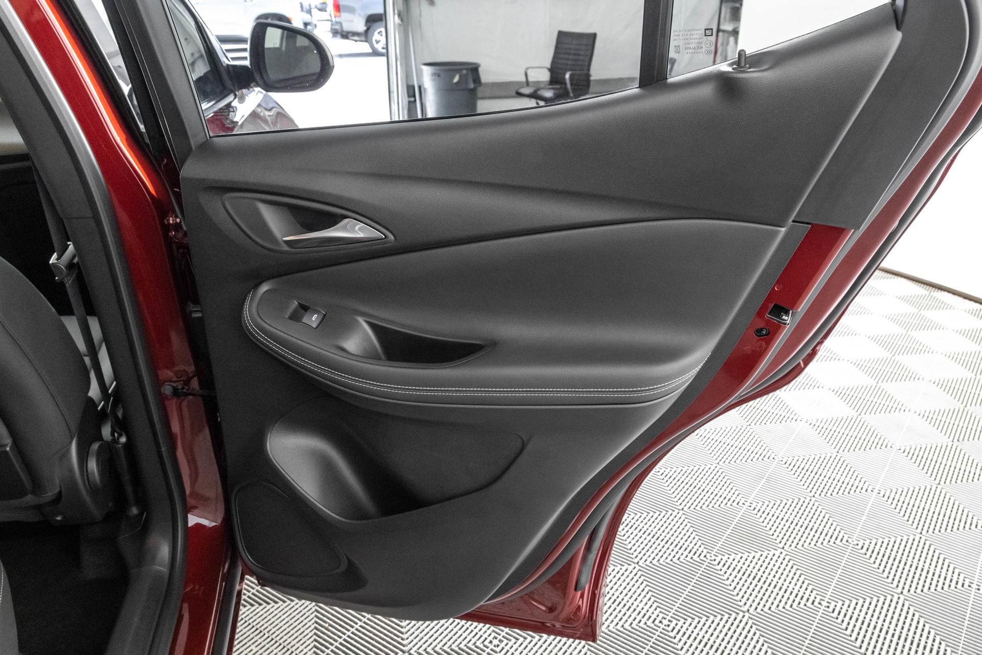 Used 2024 Buick Encore GX Avenir w/ Avenir Convenience Package FWD image 40