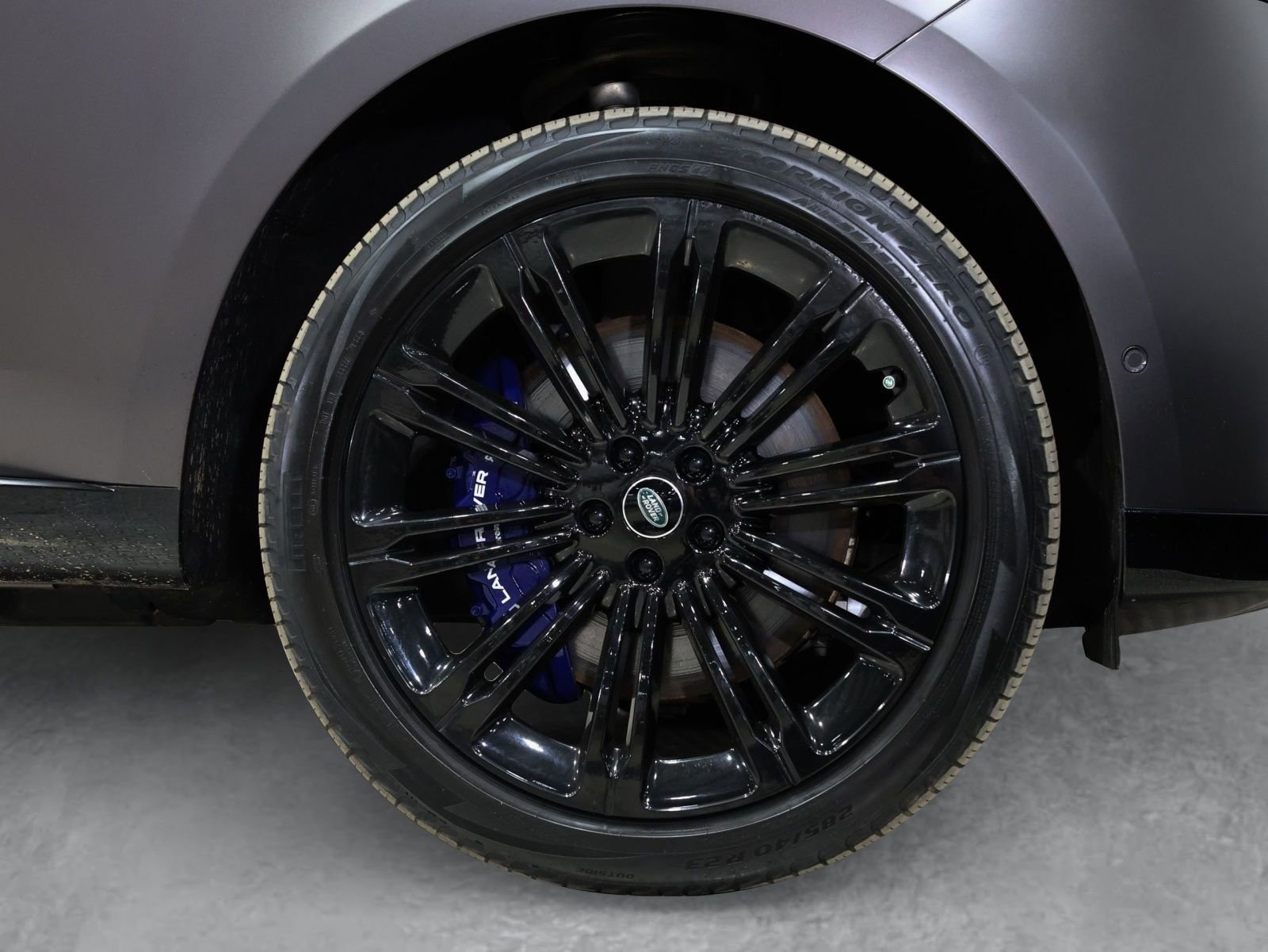 Used 2023 Land Rover Range Rover Long Wheelbase Autobiography image 8