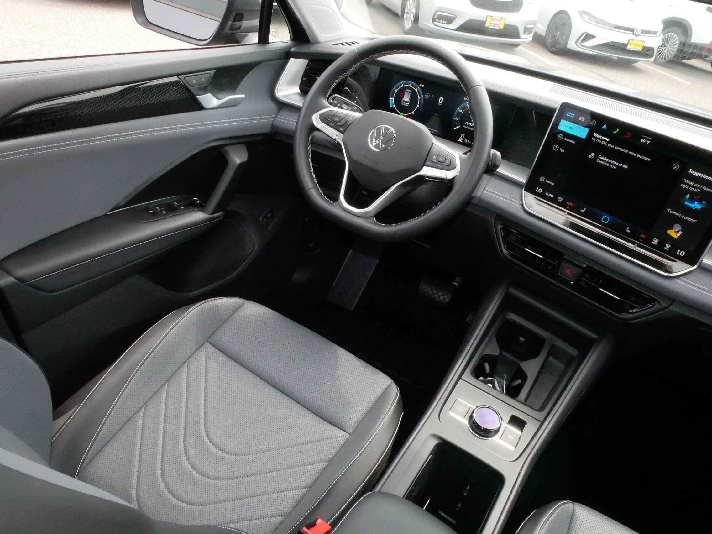 Certified 2025 Volkswagen Tiguan SE AWD/4WD image 9