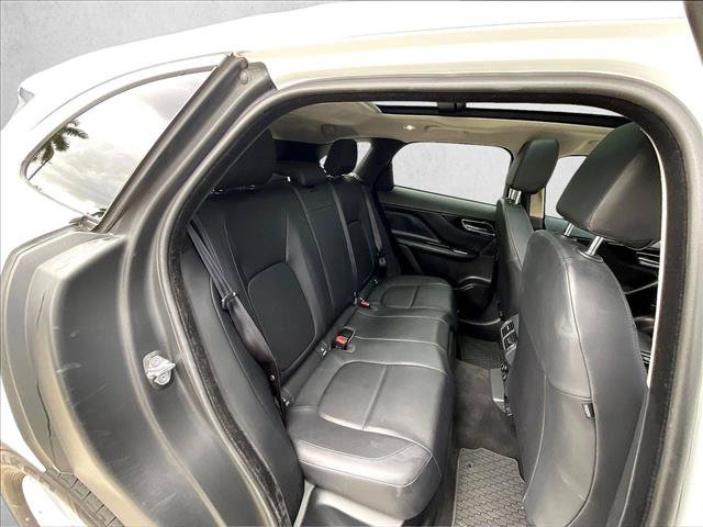 Used 2019 Jaguar F-PACE AWD/4WD image 25