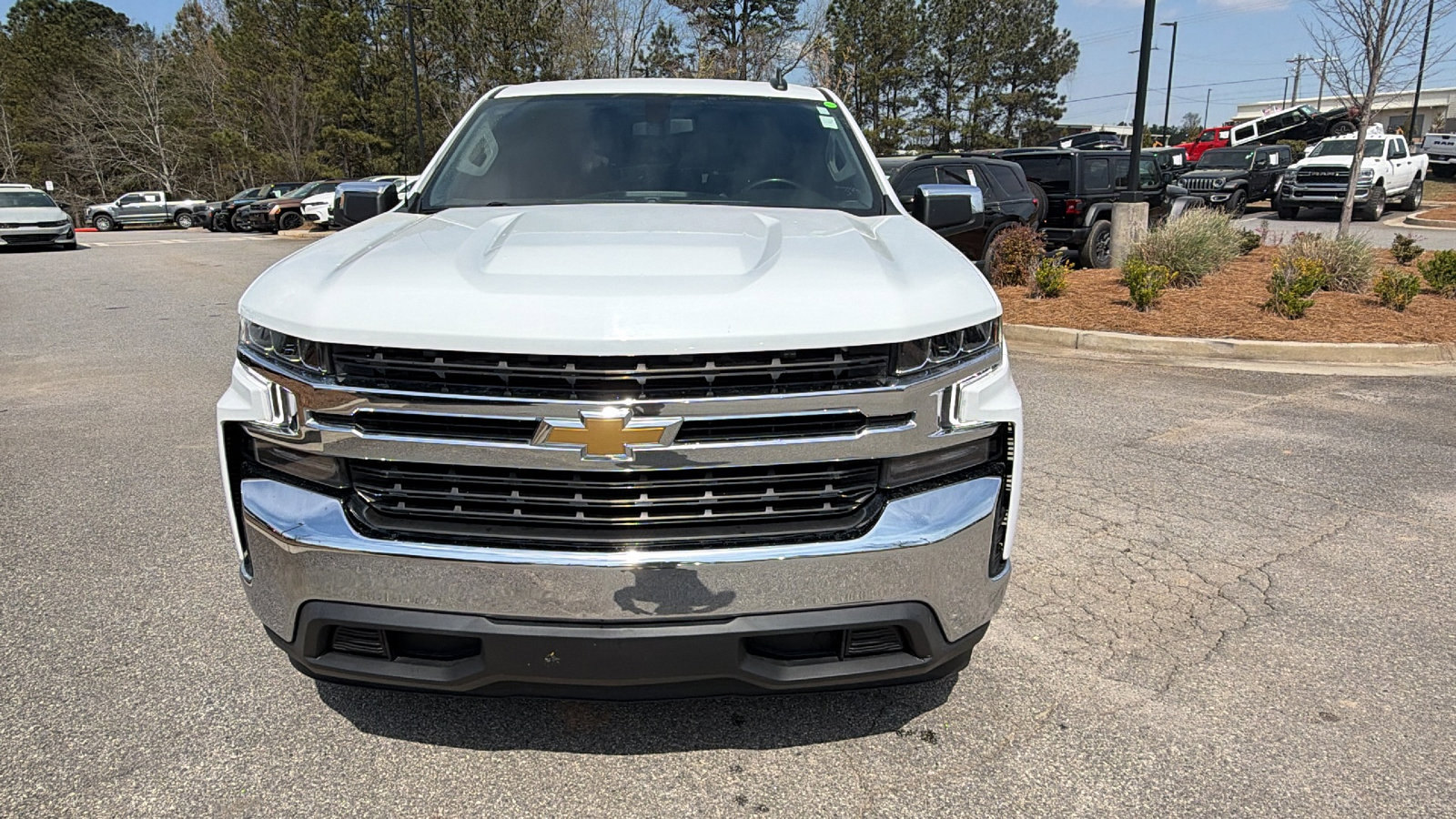 Used 2021 Chevrolet Silverado 1500 LT image 3
