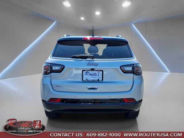 Used 2025 Jeep Compass Limited w/ Elite Group AWD/4WD image 5