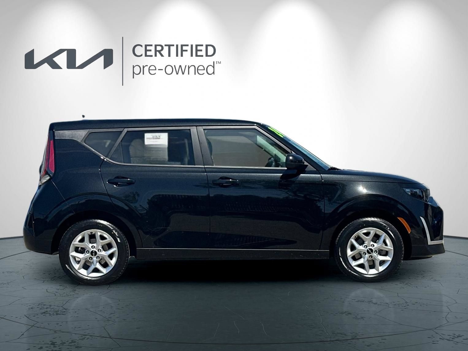 Certified 2024 Kia Soul LX w/ Option Group 015 FWD image 3