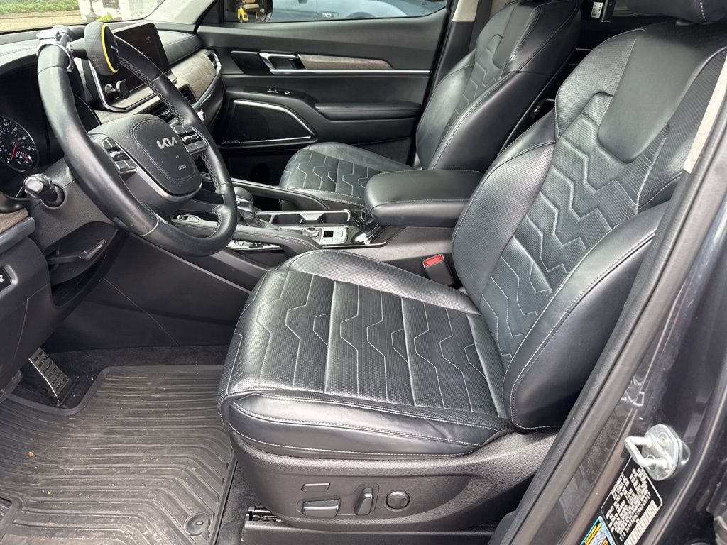 Used 2022 Kia Telluride SX w/ SX Prestige Package AWD/4WD image 3