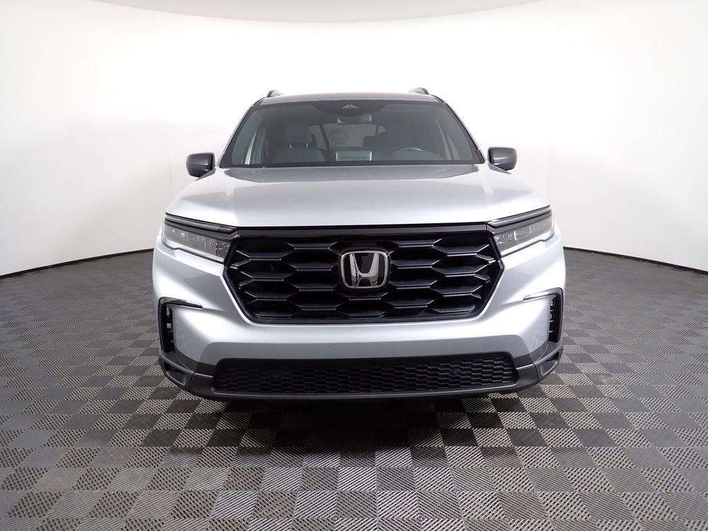 Used 2025 Honda Pilot Sport image 7