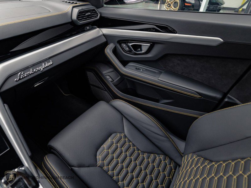 Used 2024 Lamborghini Urus S image 11