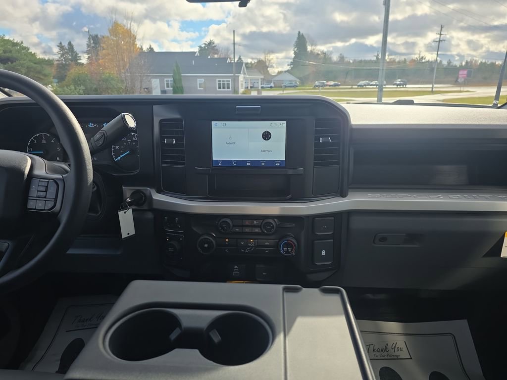 New 2025 Ford F550 4x4 Regular Cab Super Duty image 18