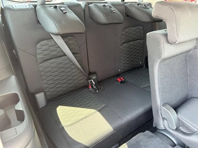 Used 2025 Nissan Pathfinder SV AWD/4WD image 12