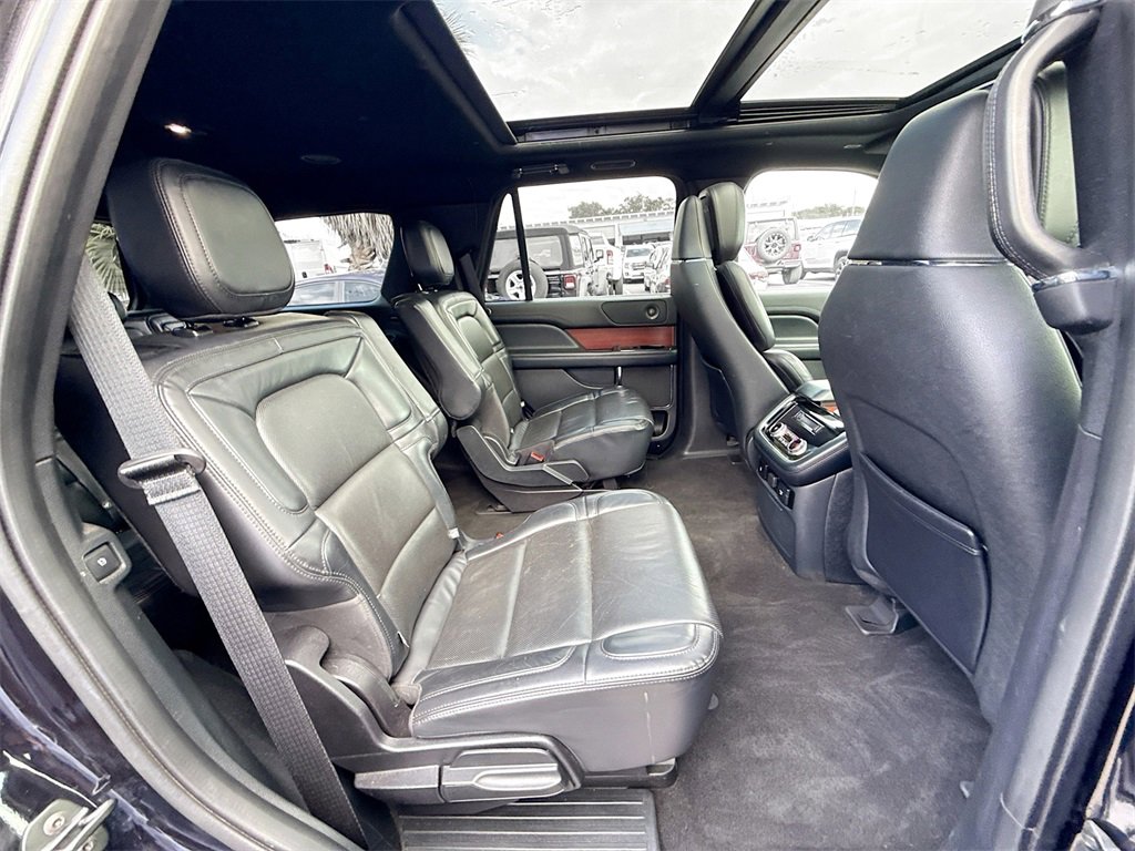 Used 2021 Lincoln Navigator Reserve image 32