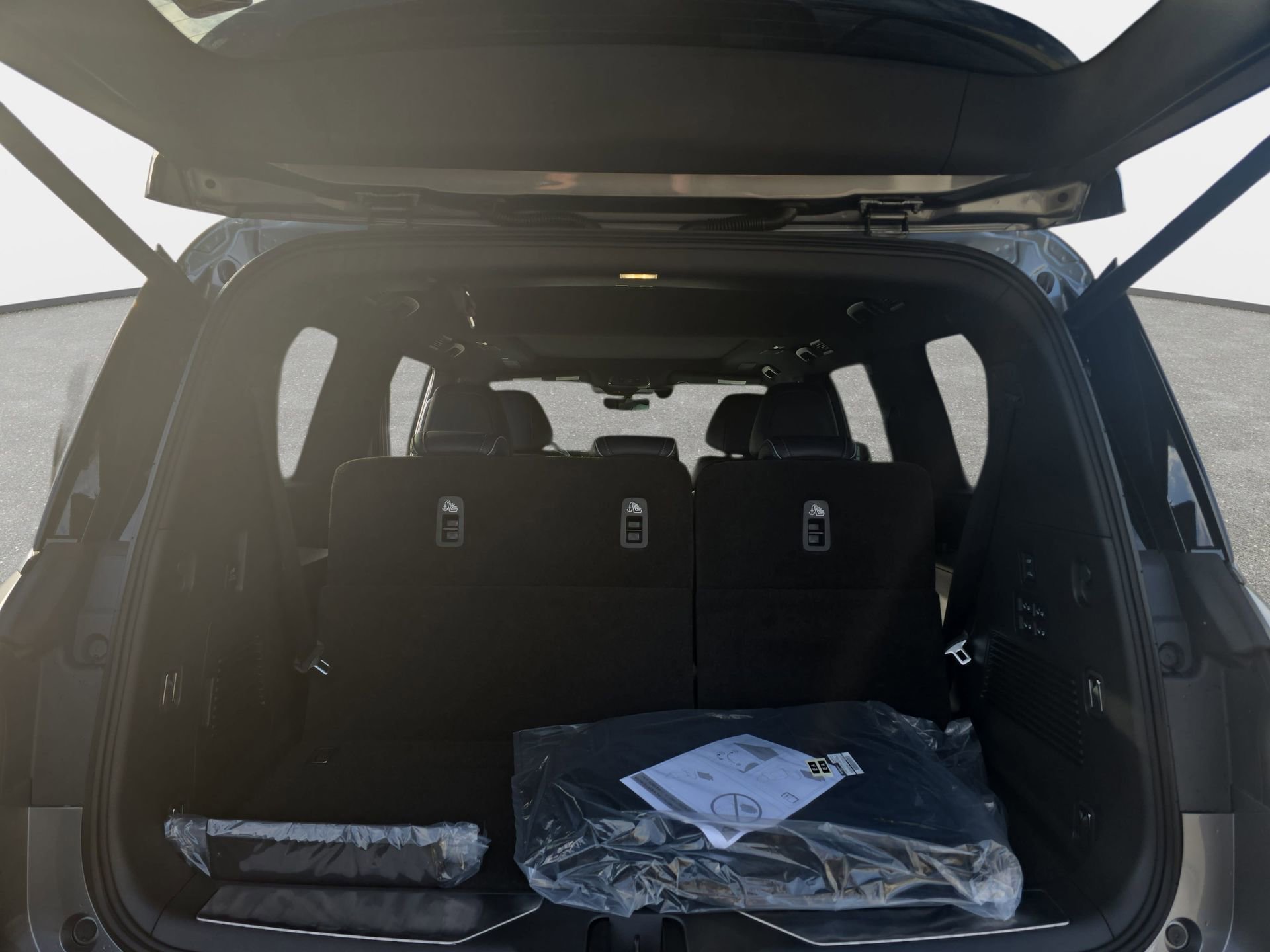 New 2026 INFINITI QX80 4WD image 12