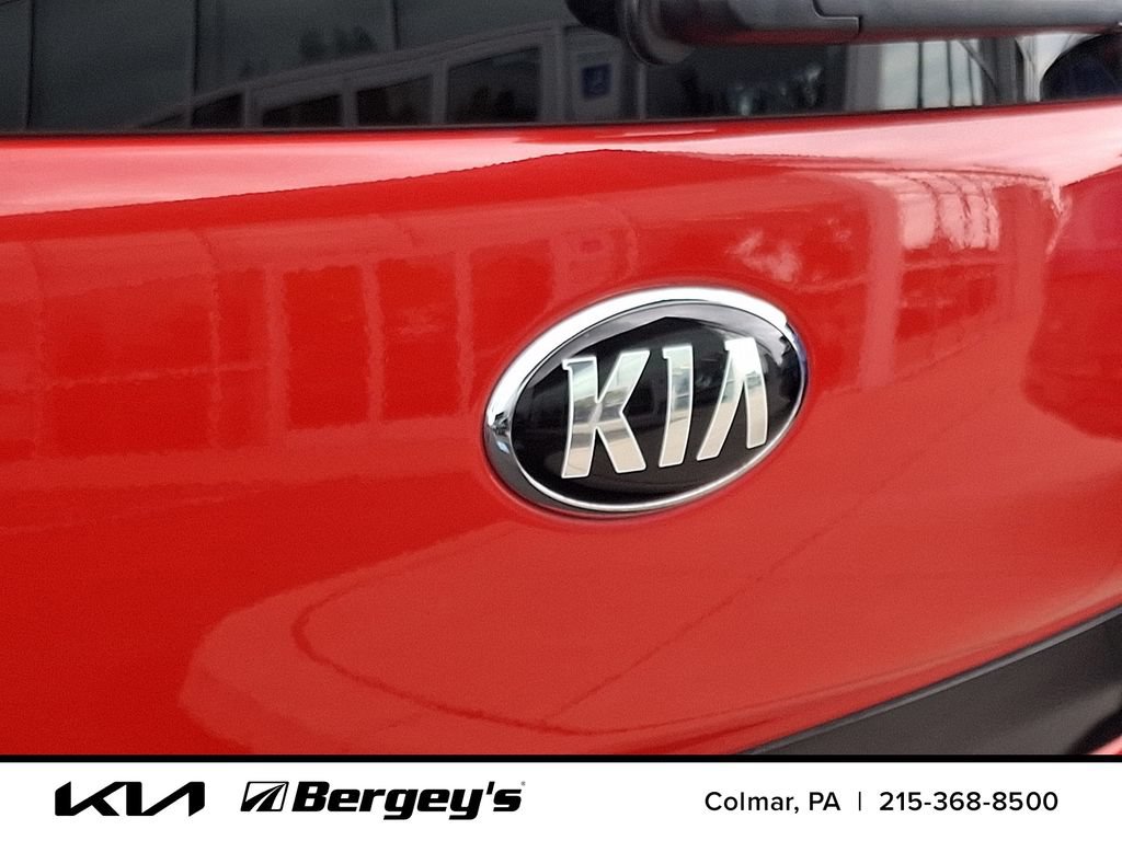Used 2017 Kia Soul ! w/ Tech Package FWD image 32