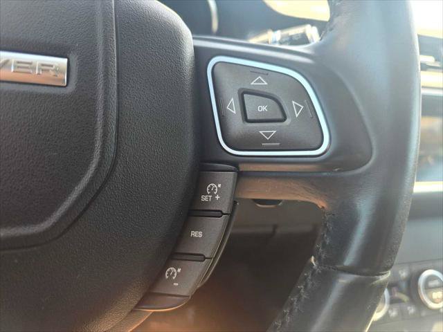Used 2018 Land Rover Range Rover Evoque SE AWD/4WD image 32