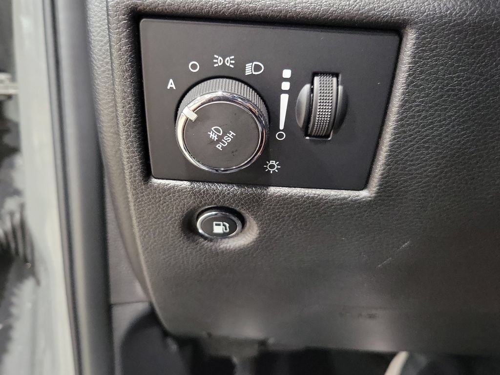 Used 2020 Jeep Grand Cherokee Altitude RWD image 33