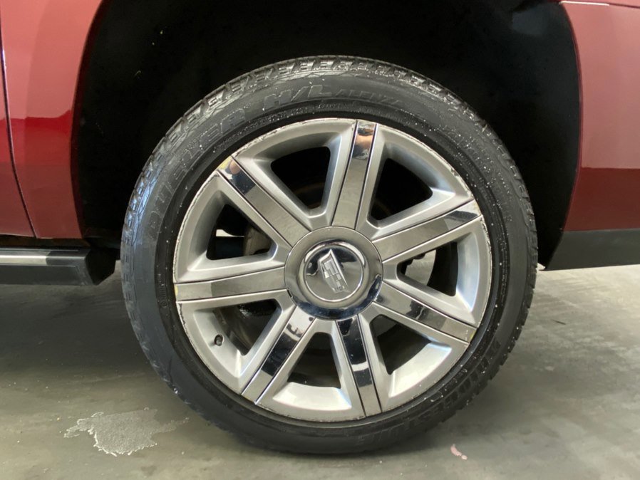 Used 2019 Cadillac Escalade ESV Premium Luxury image 18