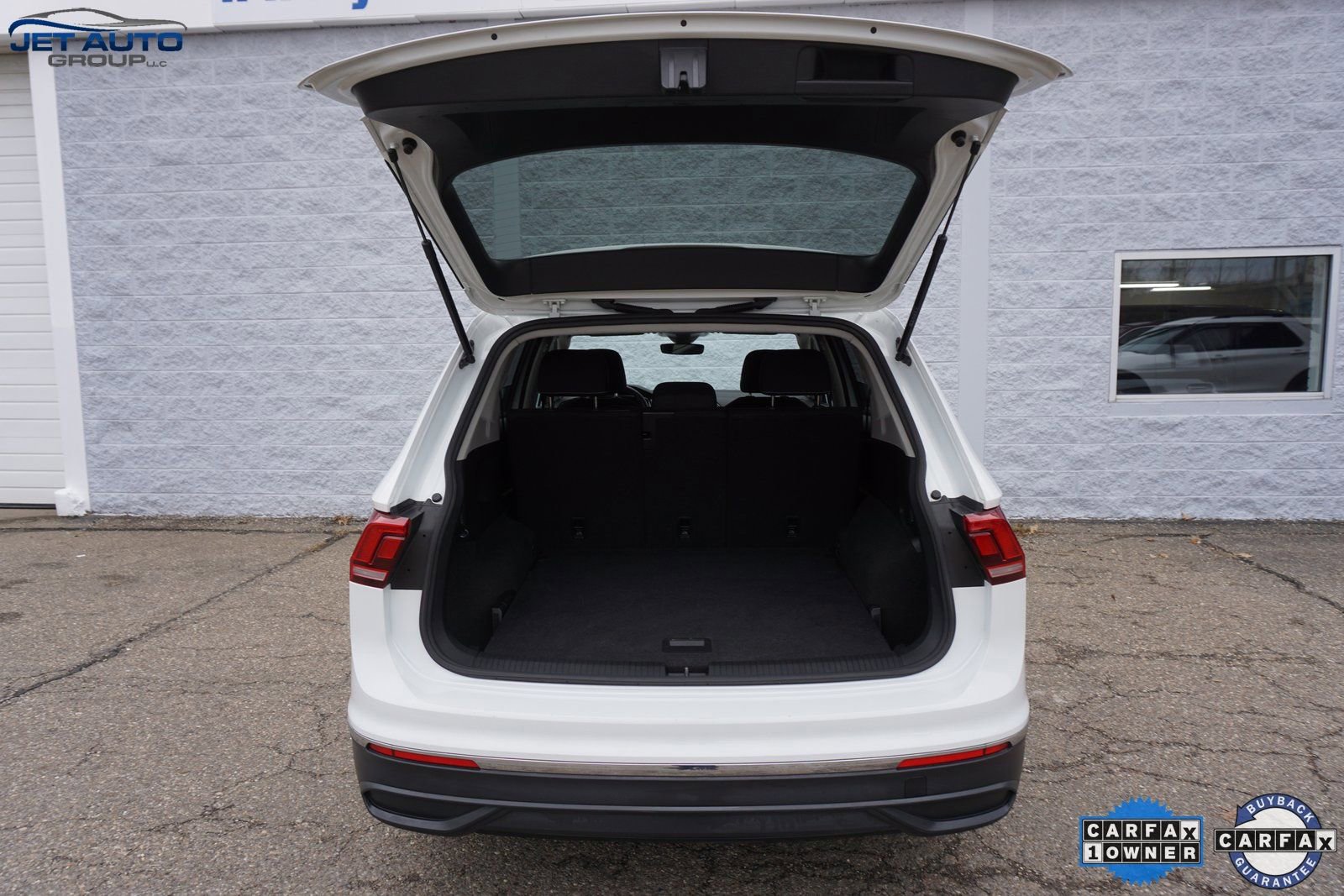 Used 2024 Volkswagen Tiguan S image 16