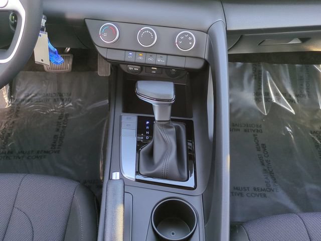 New 2026 Hyundai Elantra SE FWD image 17