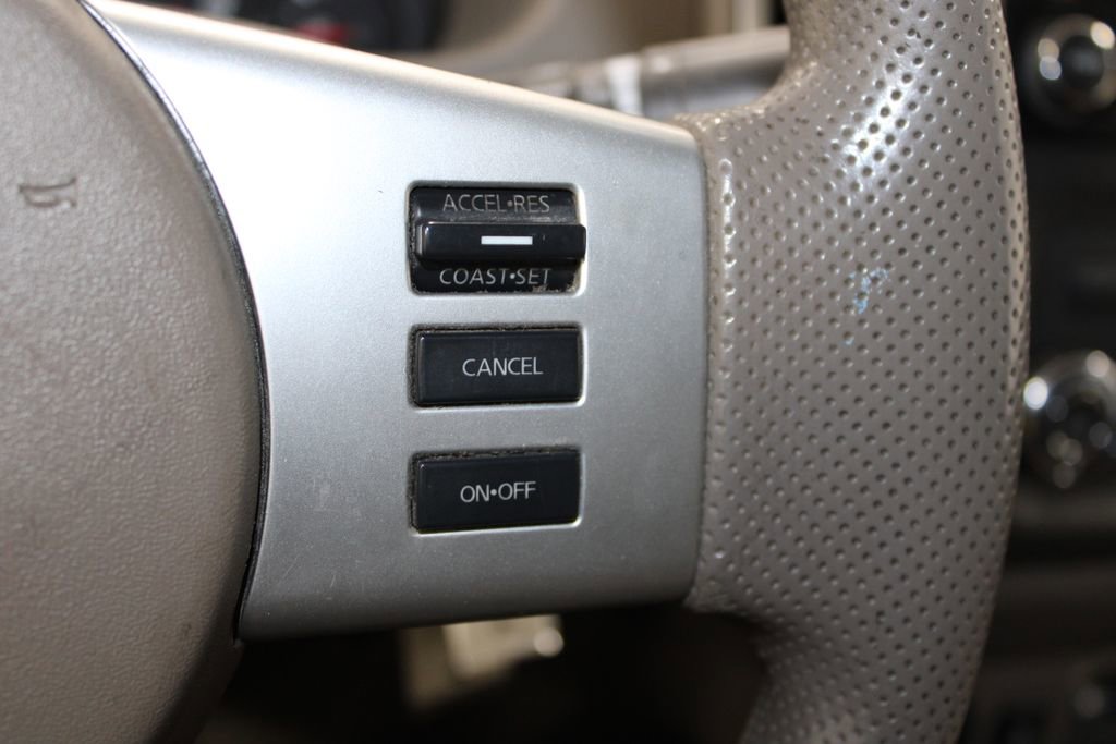 Used 2014 Nissan Frontier SV image 21