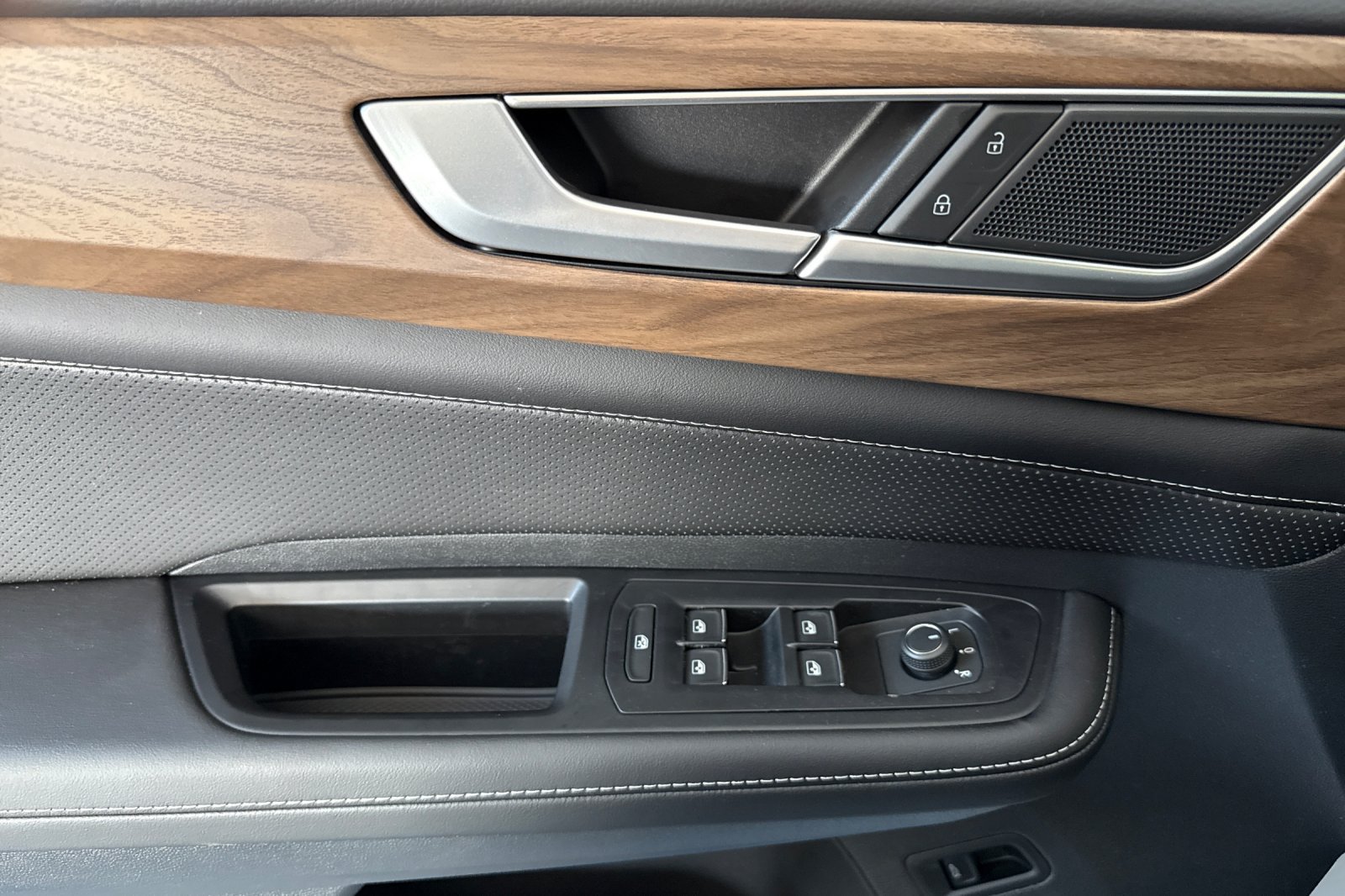New 2026 Volkswagen Atlas SE AWD/4WD image 11