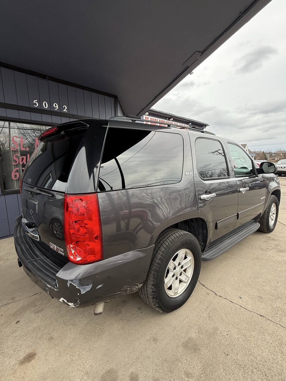 Used 2010 GMC Yukon SLT RWD image 6