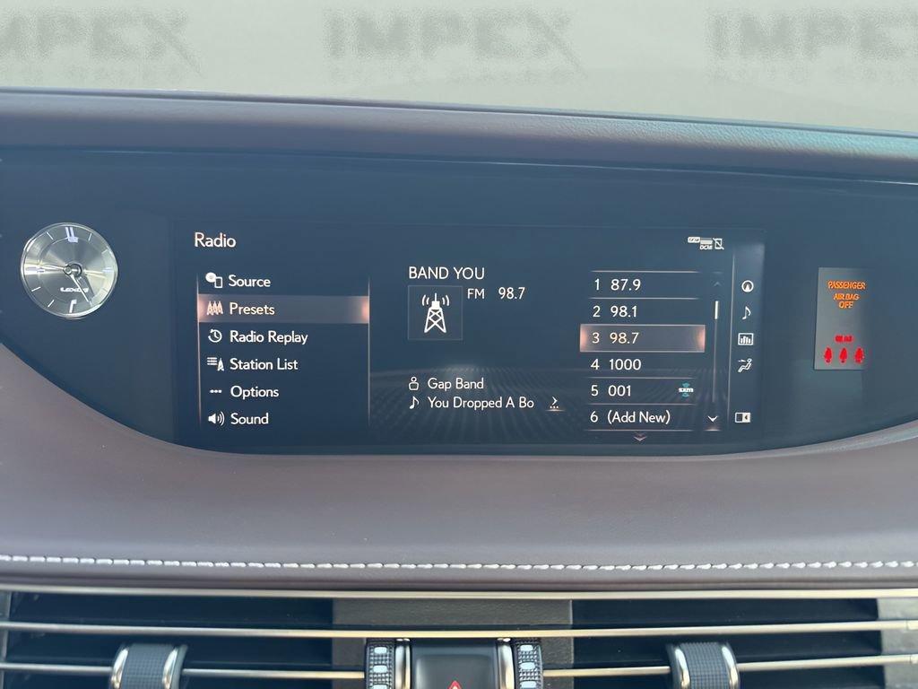 Used 2018 Lexus LS 500h w/ Luxury Package RWD image 19