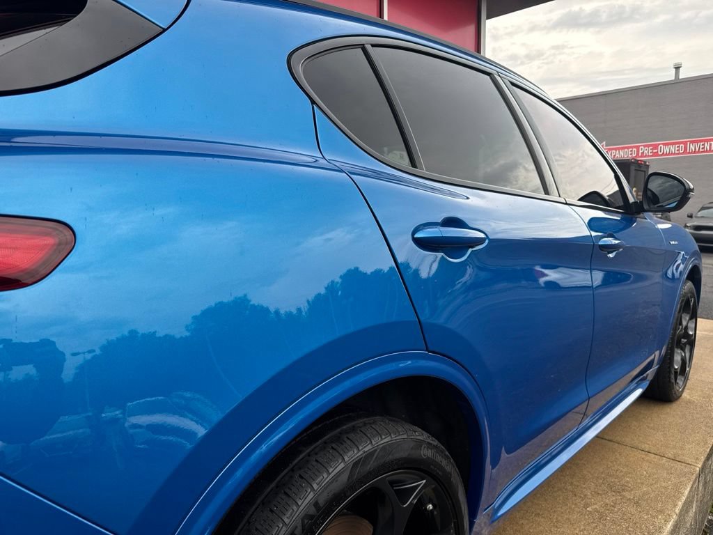 Used 2023 Alfa Romeo Stelvio Veloce AWD/4WD image 6