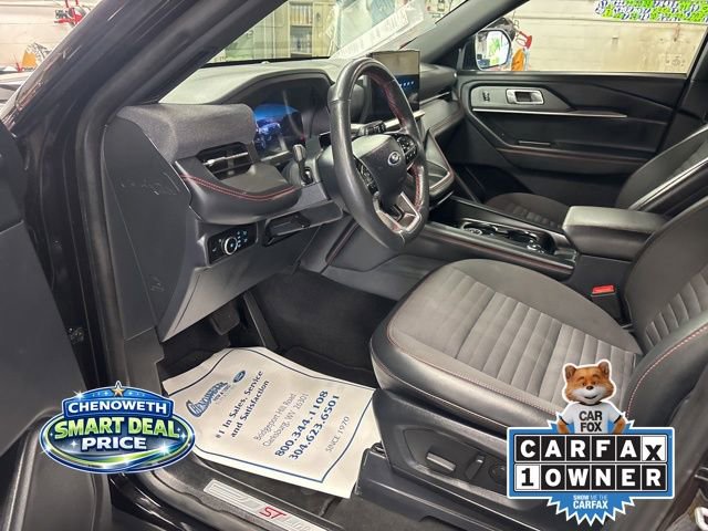 Used 2025 Ford Explorer ST-Line w/ ST-Line Street Pack AWD/4WD image 4