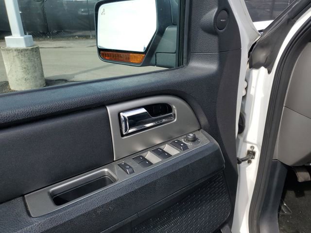 Used 2016 Ford Expedition XLT w/ Equipment Group 202A AWD/4WD image 23