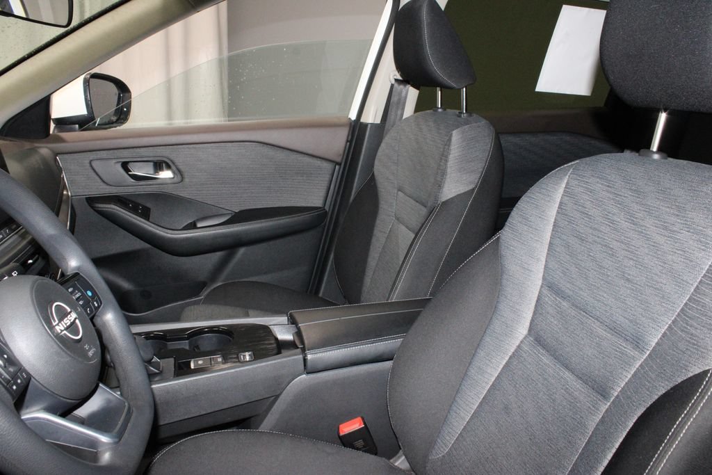 Certified 2023 Nissan Rogue SV FWD image 25