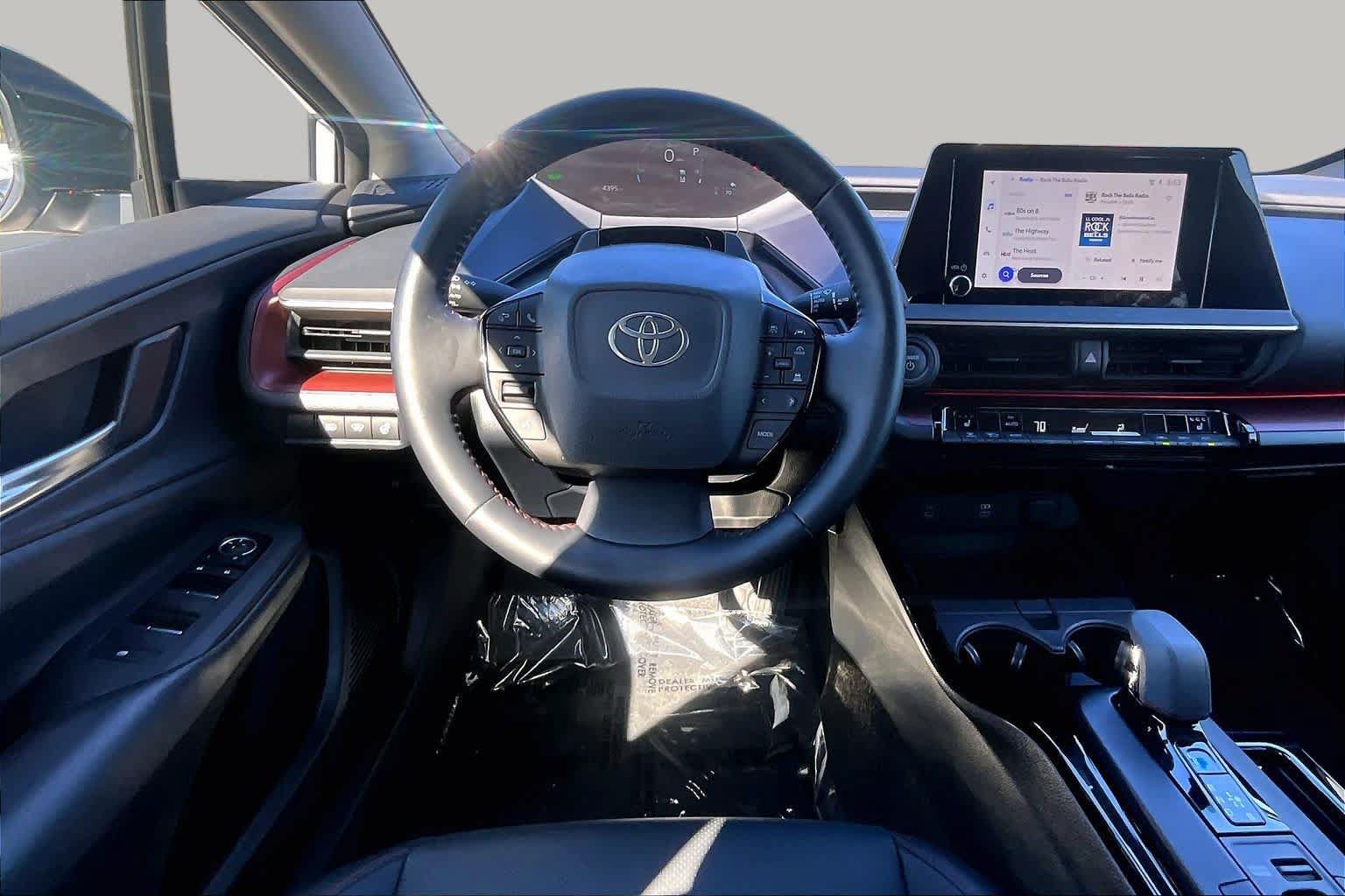 Used 2024 Toyota Prius Prime FWD image 5