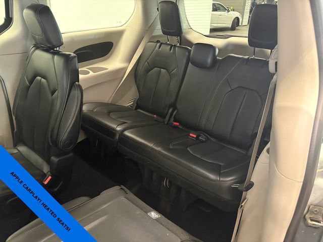 Used 2023 Chrysler Pacifica Touring-L FWD image 9