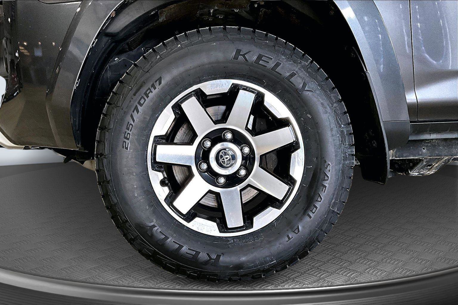 Used 2019 Toyota 4Runner TRD Off-Road image 9