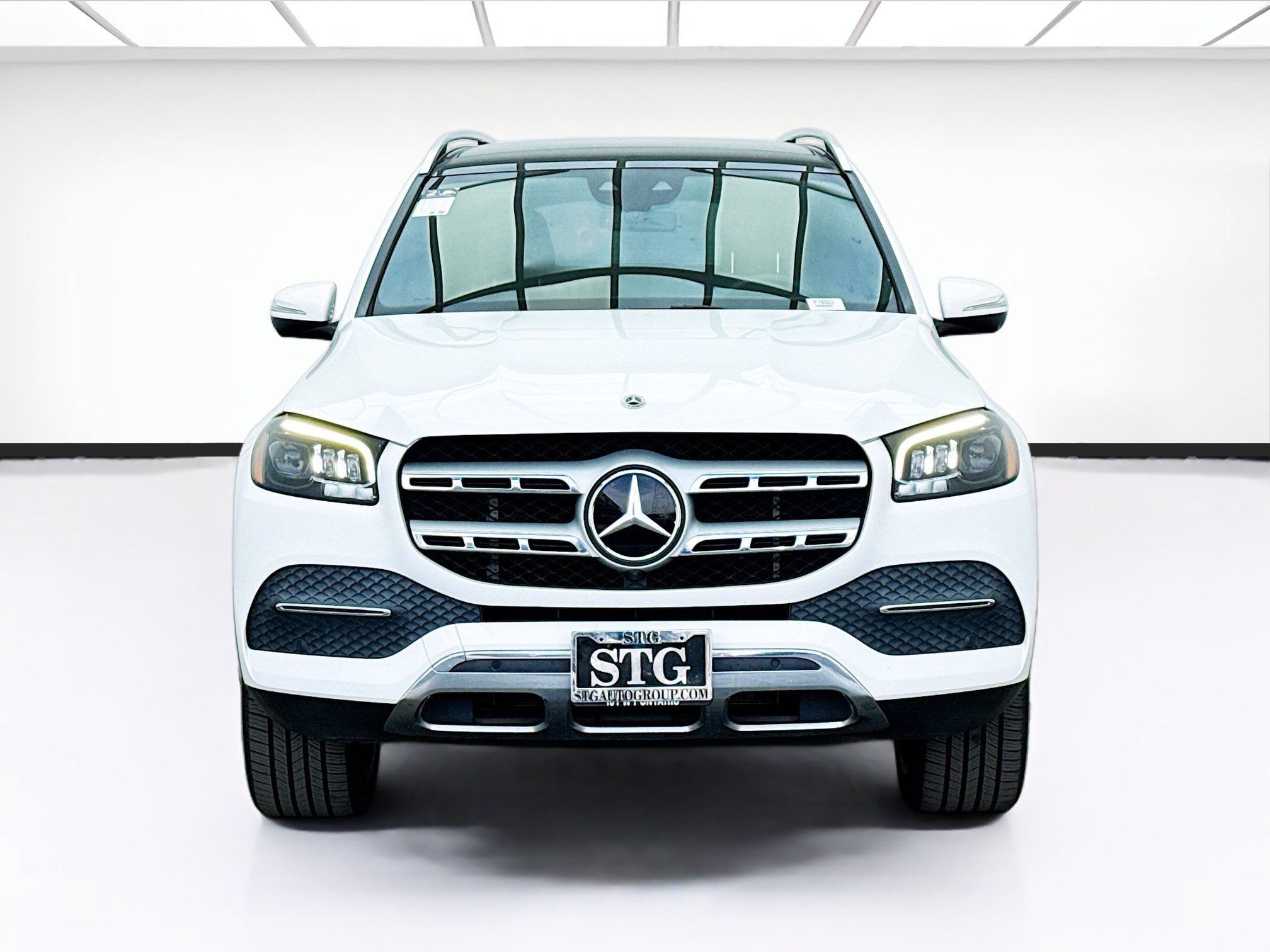 Used 2022 Mercedes-Benz GLS 450 4MATIC image 2