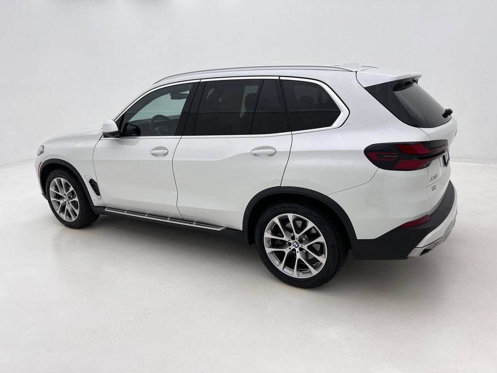 Used 2024 BMW X5 xDrive40i w/ Premium Package AWD/4WD image 10