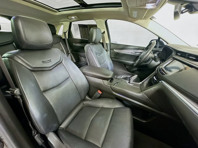 Used 2018 Cadillac XT5 Luxury w/ LPO, Black Ice Package AWD/4WD image 36