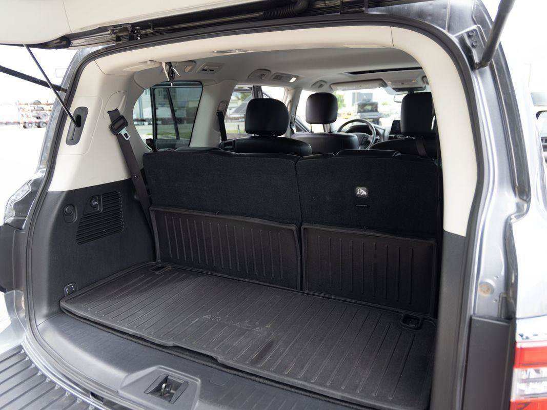 Used 2023 Nissan Armada SL w/ Captain's Chairs Package AWD/4WD image 18