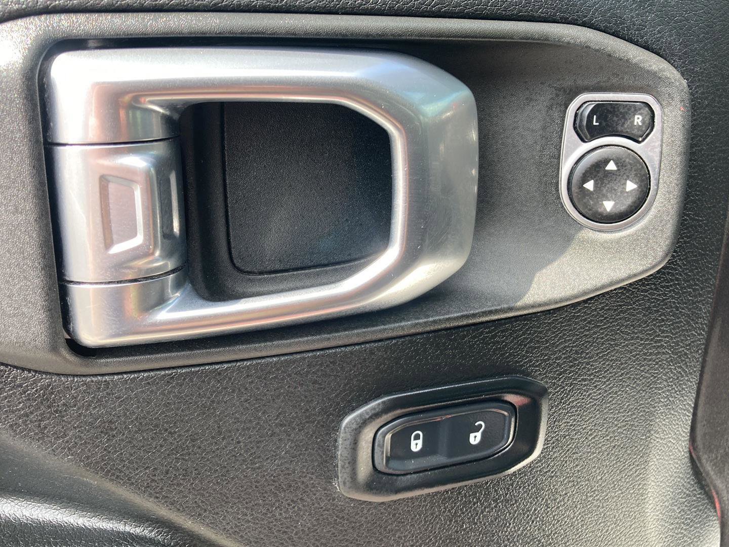 Used 2019 Jeep Wrangler Unlimited Rubicon image 14