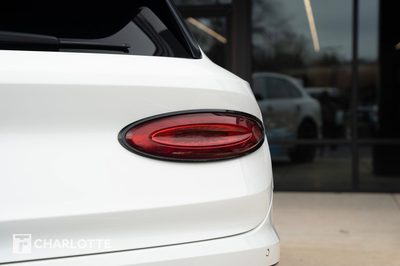 Used 2024 Bentley Bentayga image 17