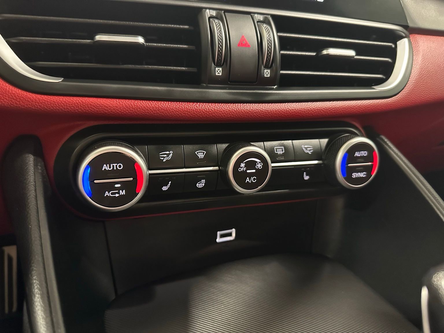 Used 2018 Alfa Romeo Giulia Ti Sport w/ Quick Order Package 22S Sport image 28