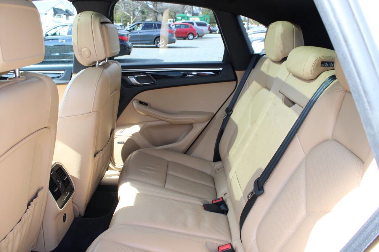 Used 2017 Porsche Macan image 20