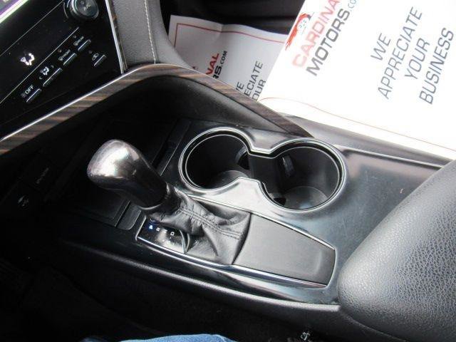 Used 2018 Toyota Camry SE image 22