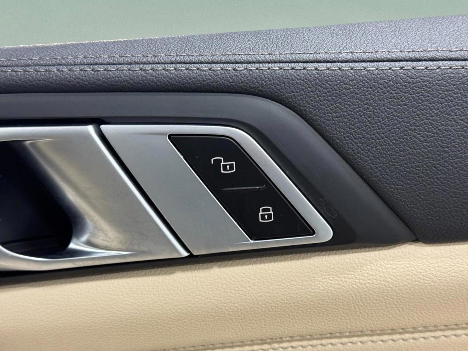 Used 2022 BMW X5 xDrive40i w/ Parking Assistance Package image 22