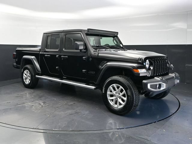 Used 2023 Jeep Gladiator Sport AWD/4WD image 7