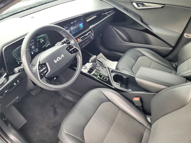 Used 2023 Kia Niro EX image 9