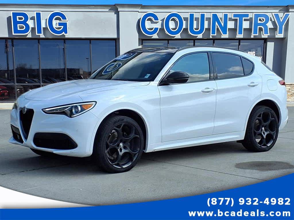 Used 2023 Alfa Romeo Stelvio Estrema image 1